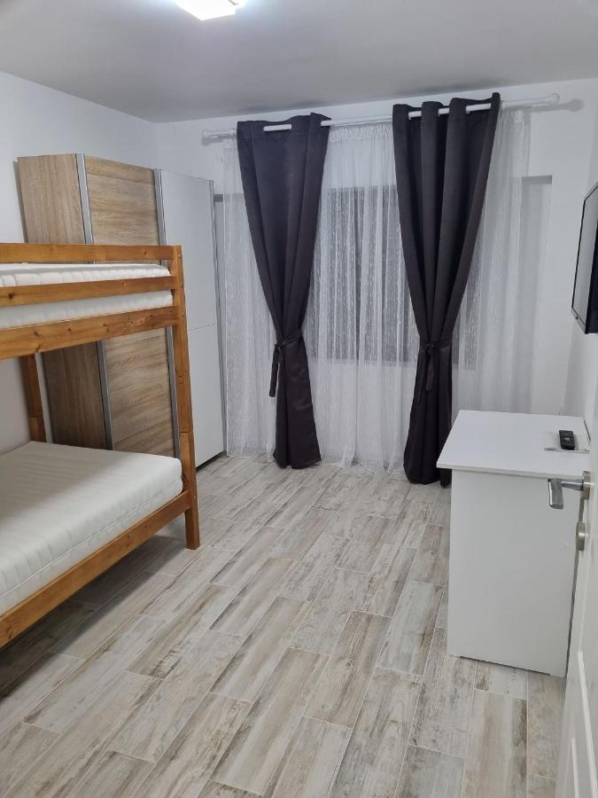 Luxurious Apartment With 3 Rooms And 2 Bathrooms In Corabia Exterior foto