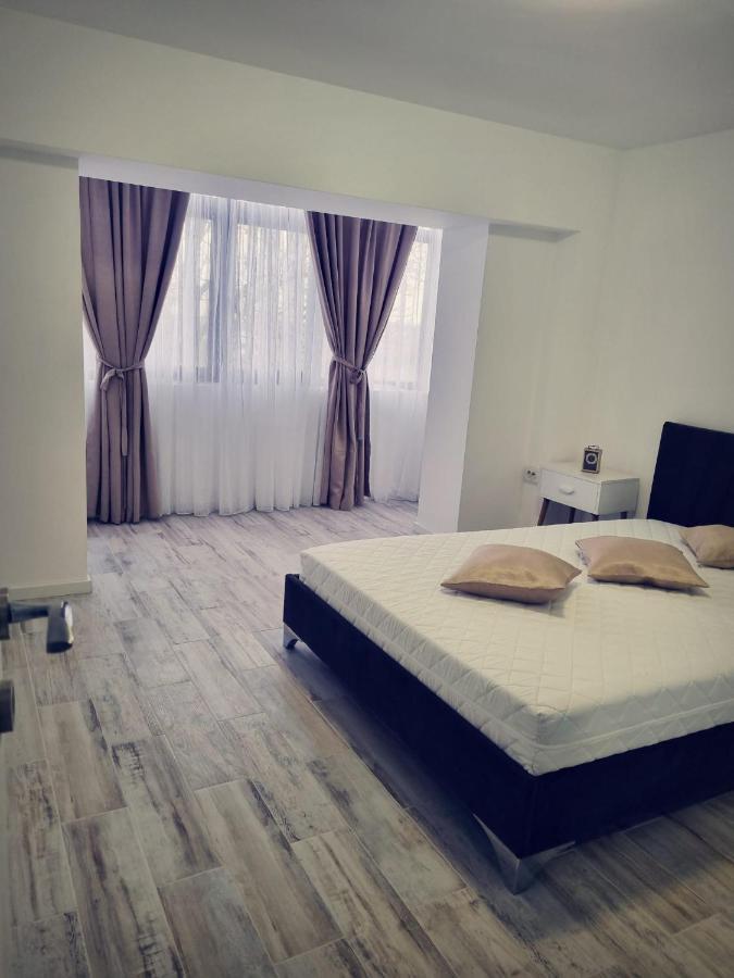 Luxurious Apartment With 3 Rooms And 2 Bathrooms In Corabia Exterior foto