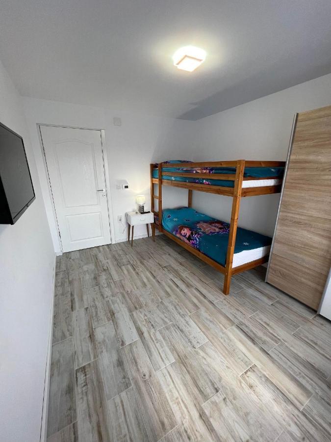 Luxurious Apartment With 3 Rooms And 2 Bathrooms In Corabia Exterior foto
