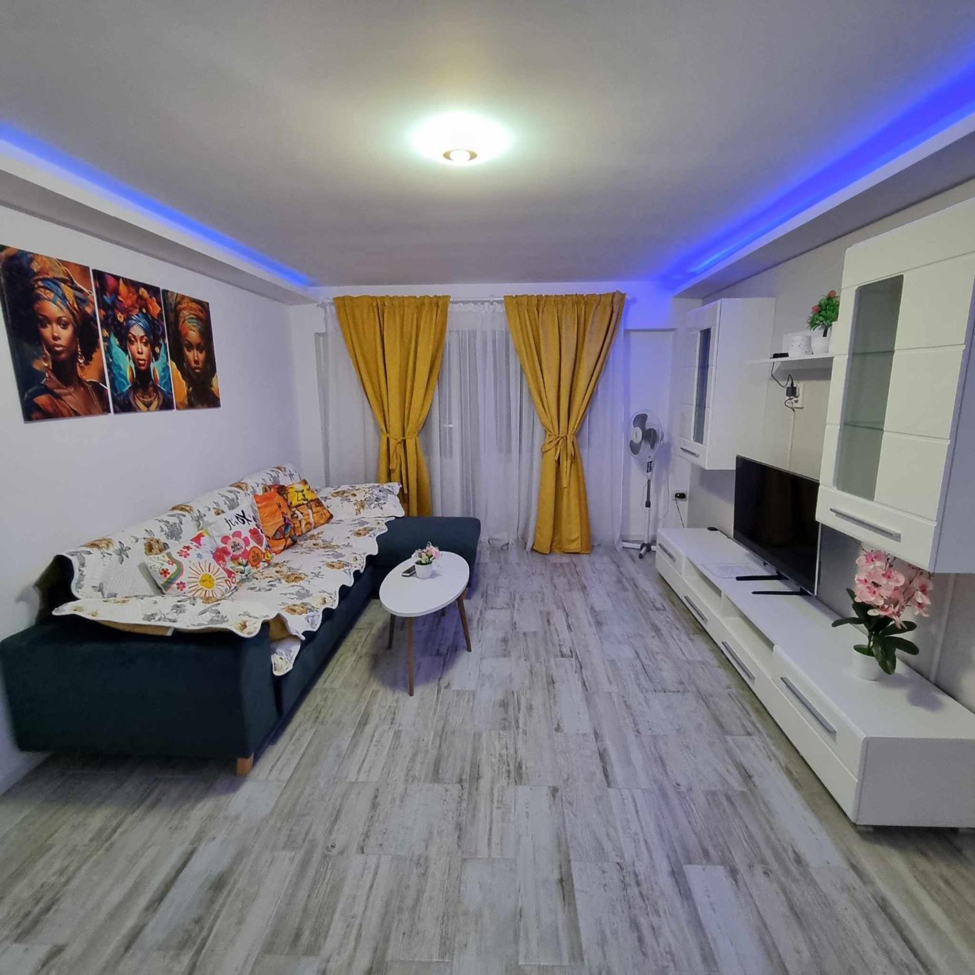 Luxurious Apartment With 3 Rooms And 2 Bathrooms In Corabia Exterior foto