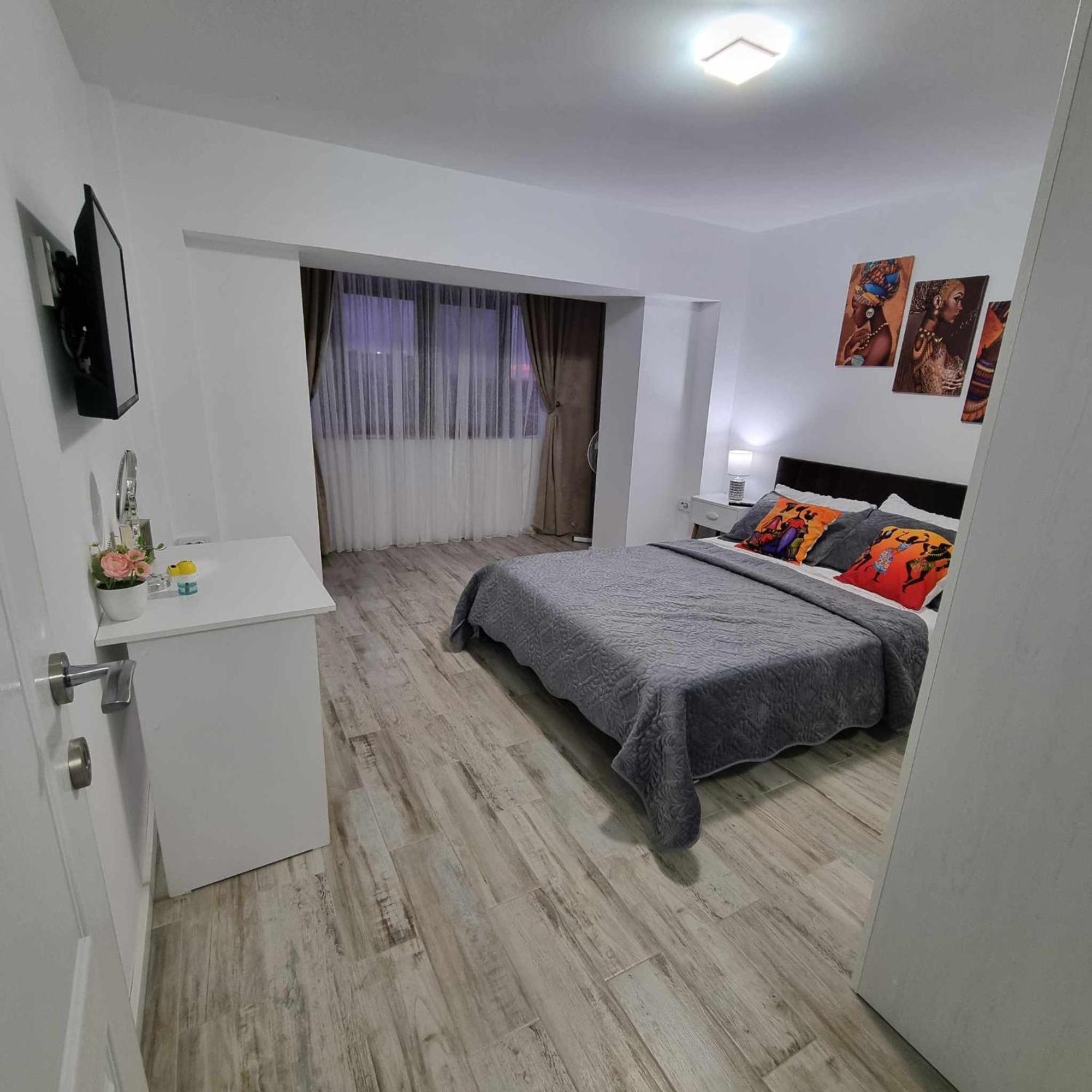 Luxurious Apartment With 3 Rooms And 2 Bathrooms In Corabia Exterior foto