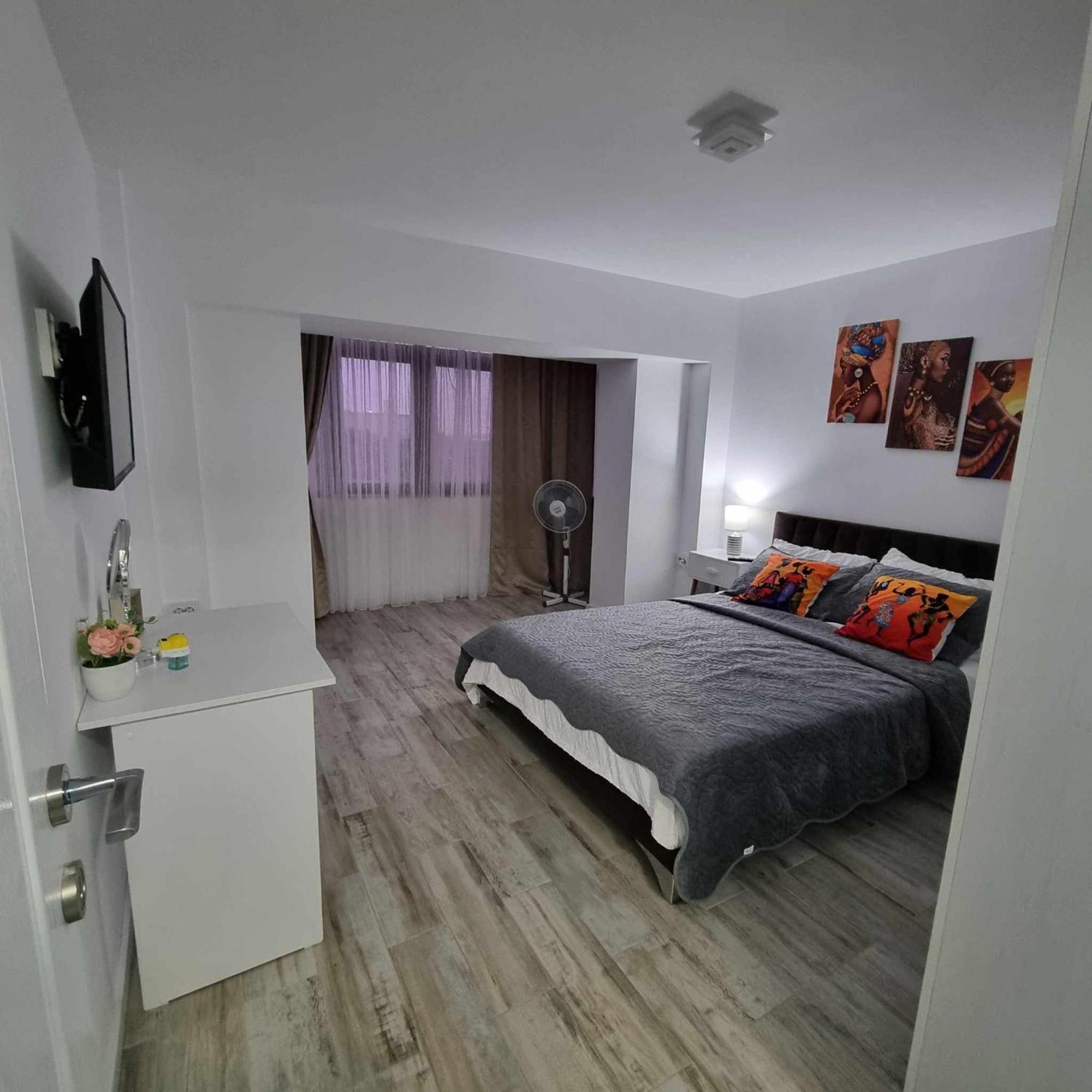 Luxurious Apartment With 3 Rooms And 2 Bathrooms In Corabia Exterior foto